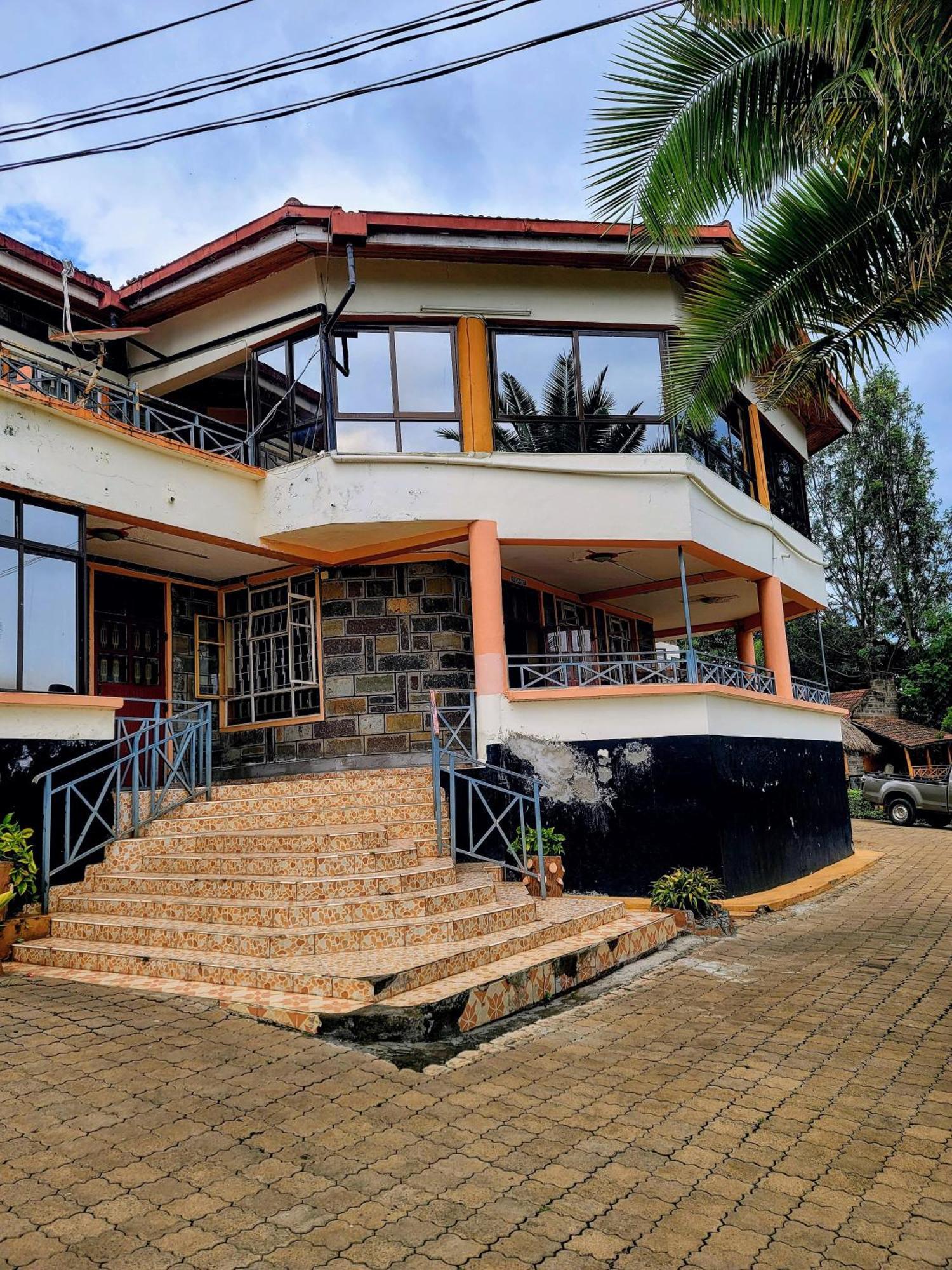 Apex Resort Nakuru Exterior photo