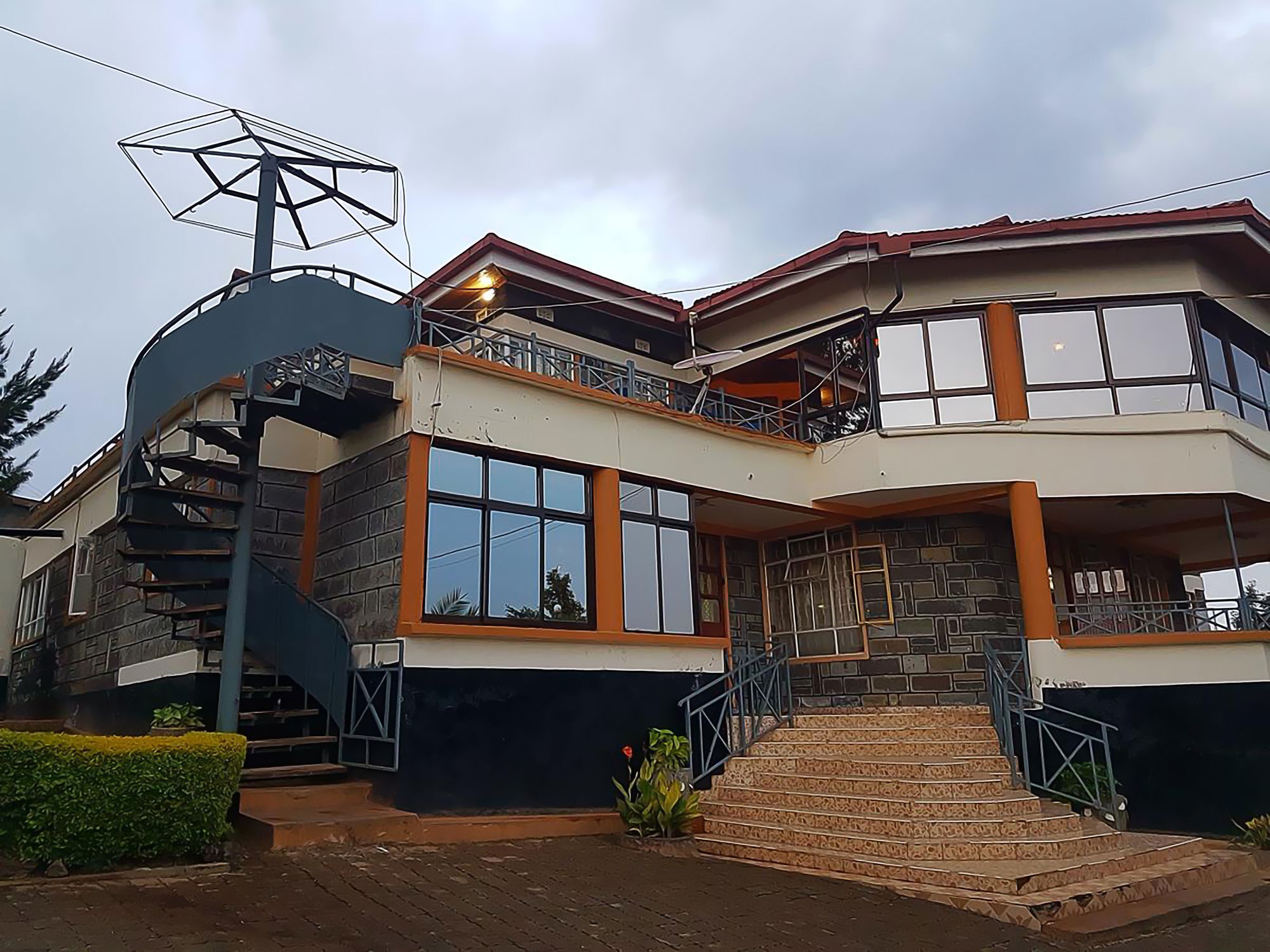 Apex Resort Nakuru Exterior photo